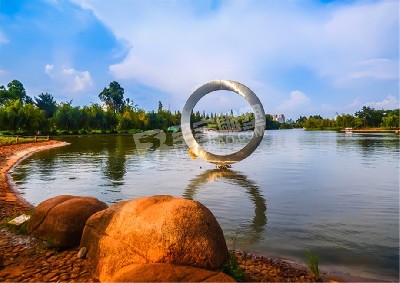 公園水景鏡面圓形不銹鋼雕塑定制